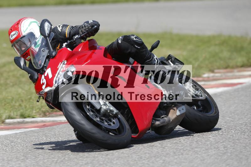 /27 12.06.2025 Ducati Schweiz Trackday Warmup  ADR/gelb-jeaune/31